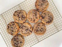 Load image into Gallery viewer, CHOC CHUNK DELUXE COOKIES
